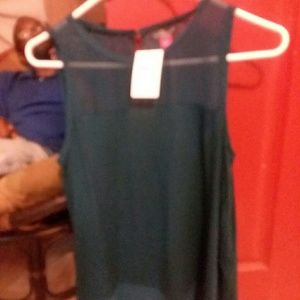 Vince Camuto silk sleeveless blouse in evergreen